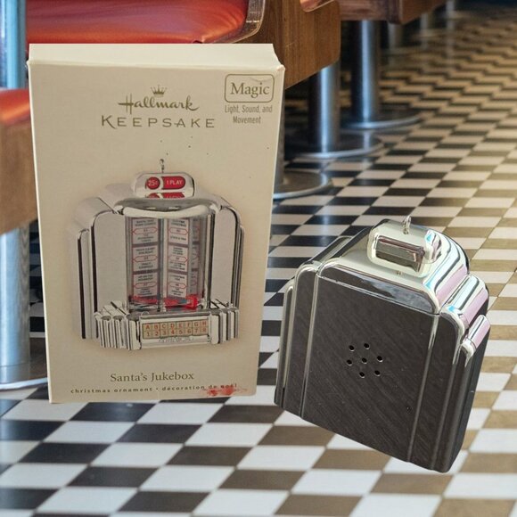 Hallmark Keepsake 2007 Santas Jukebox Christmas Ornament With Light Sound Music - Picture 3 of 5